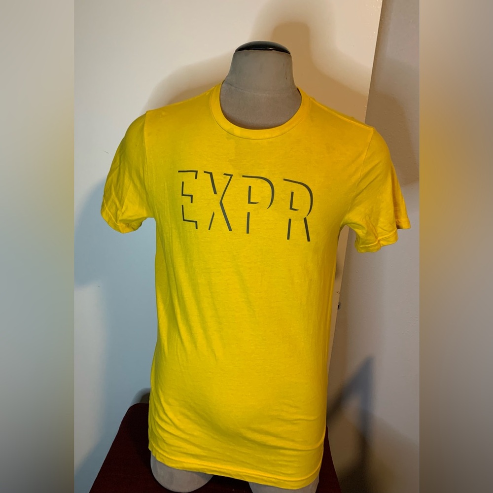 EXPRESS. Yellow Men's T-Shirt. Size M